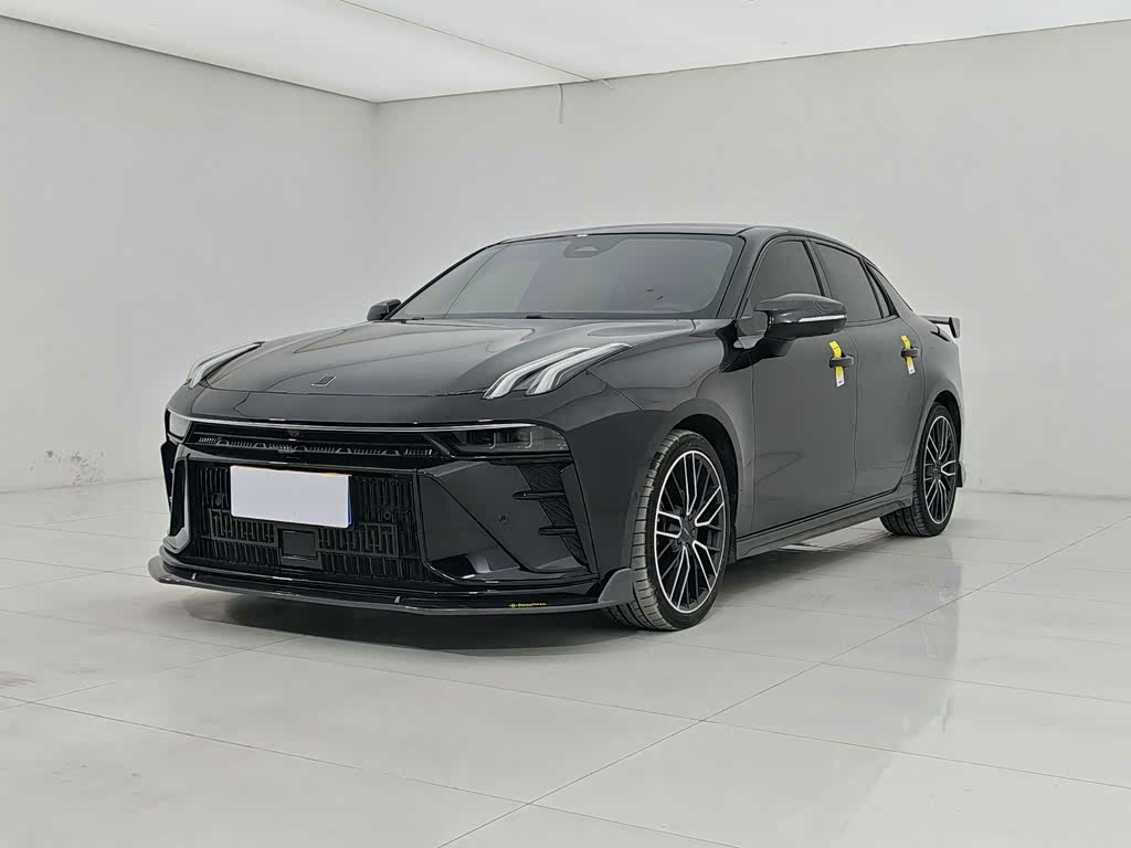 Lynk & Co 03