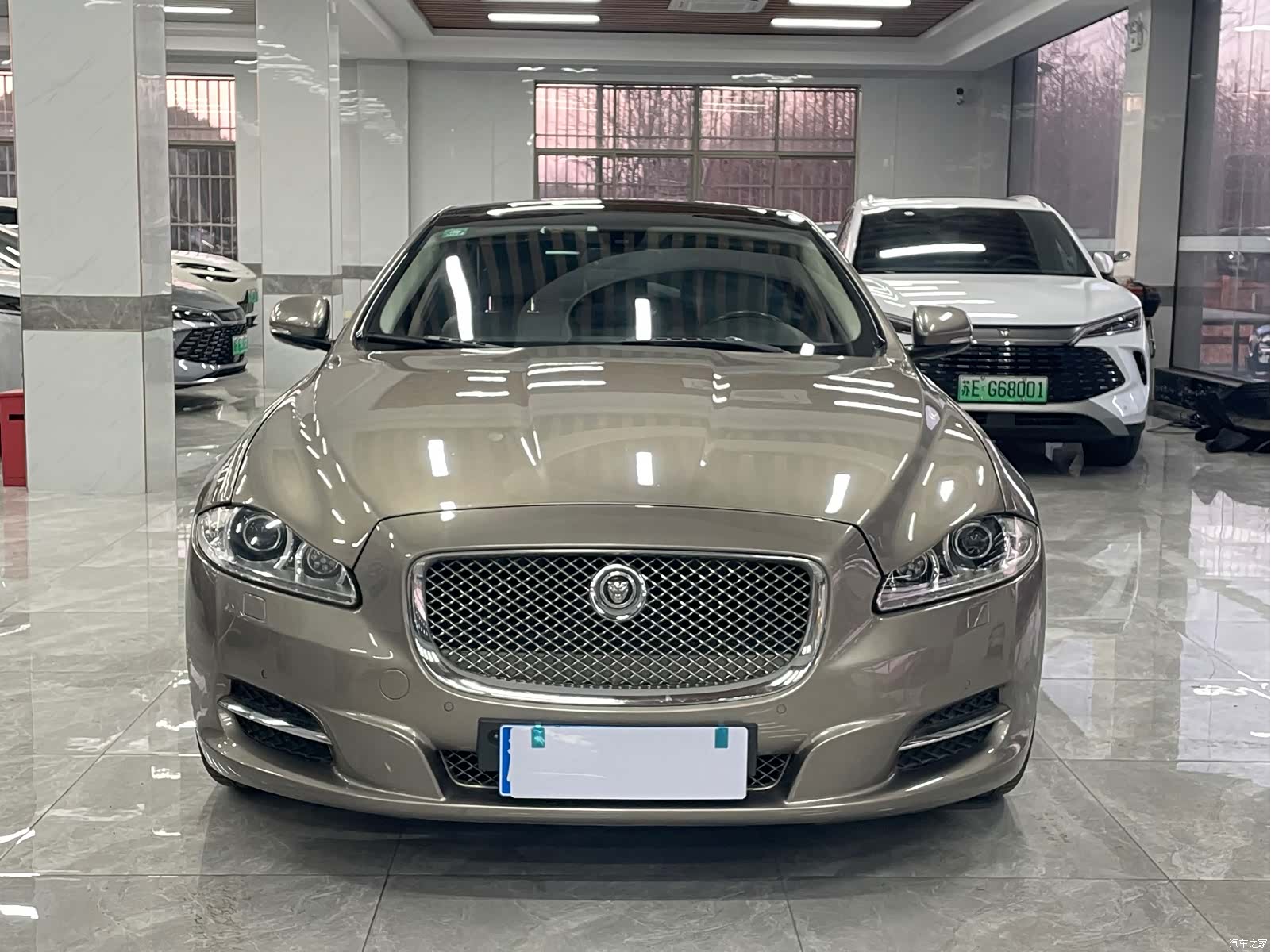 Jaguar XJ, 2012 2