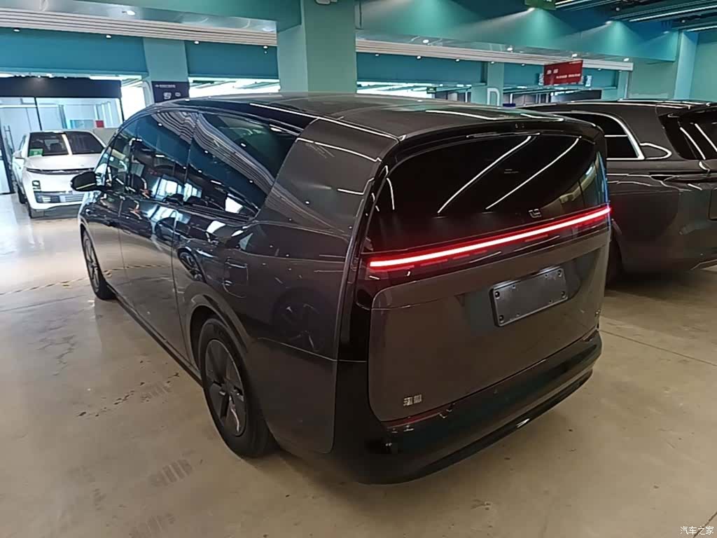 Li Auto MEGA, 2025 все фото