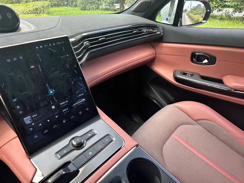 NIO EC6