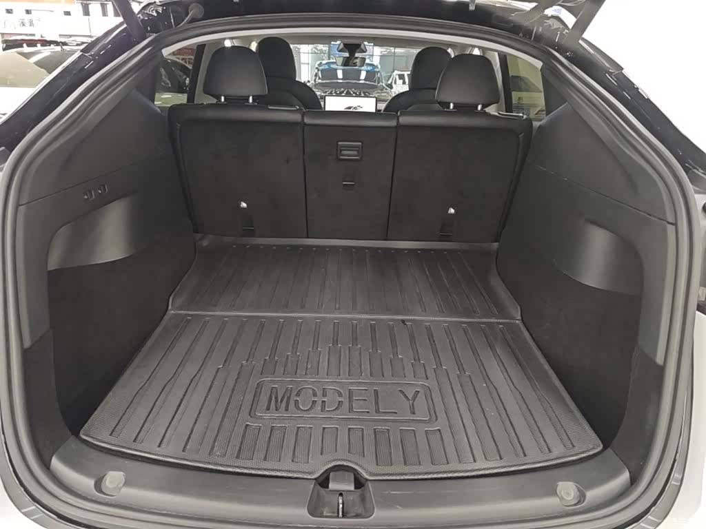 Tesla Model Y, 2022 19