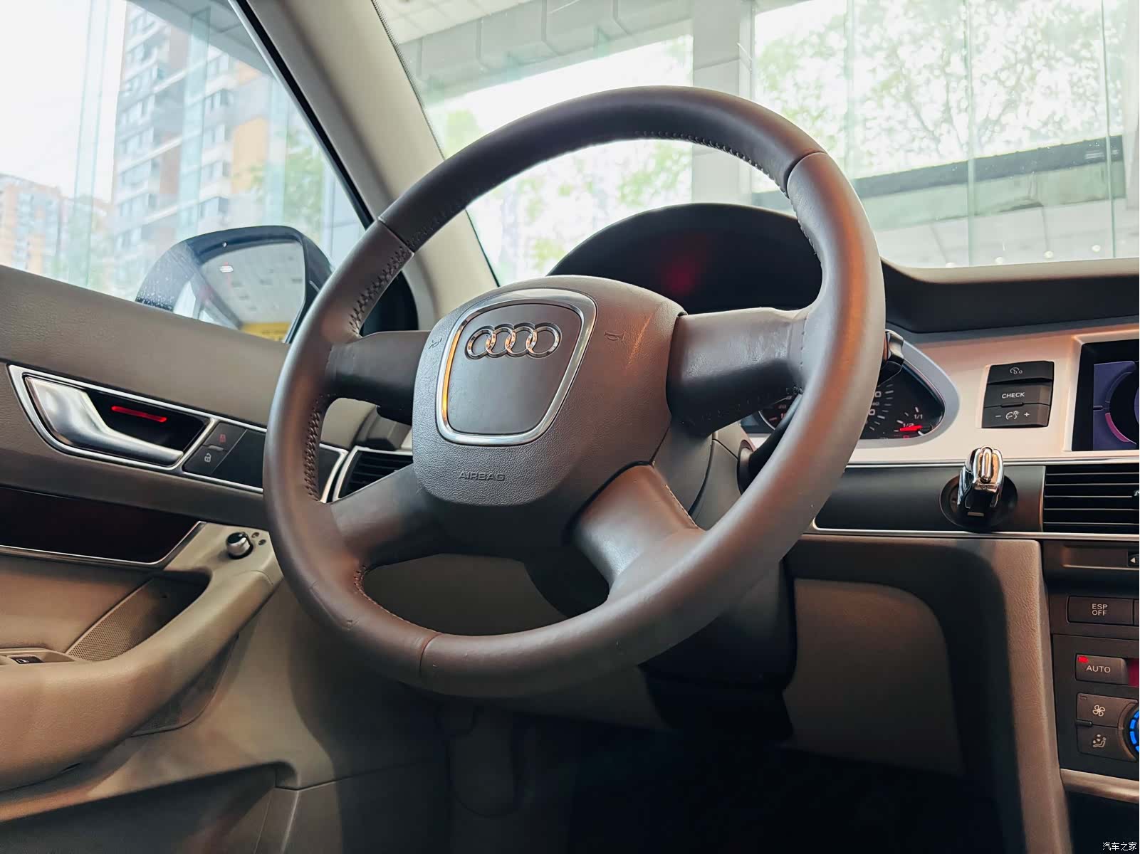 Audi A6L, 2012 25