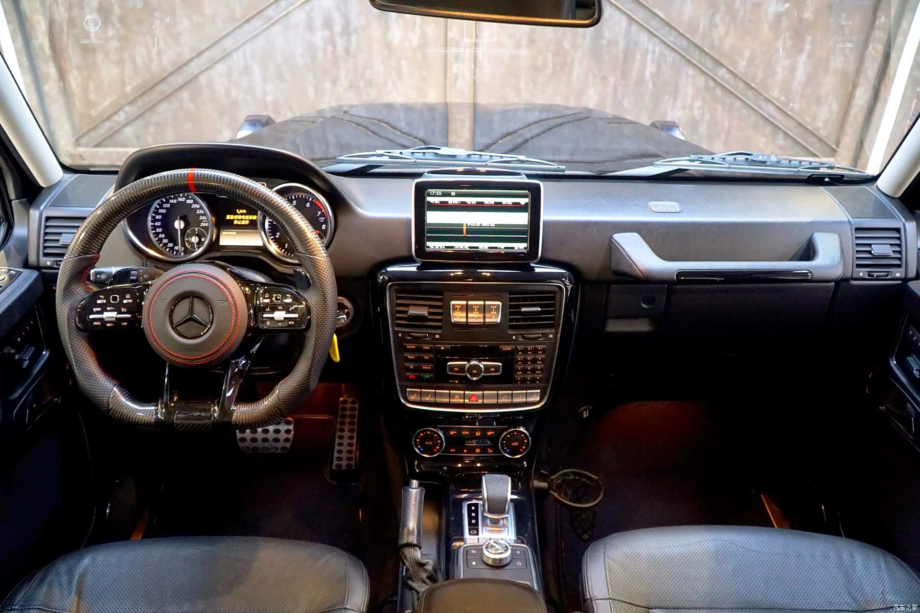 Mercedes-Benz G-Class, 2015 12