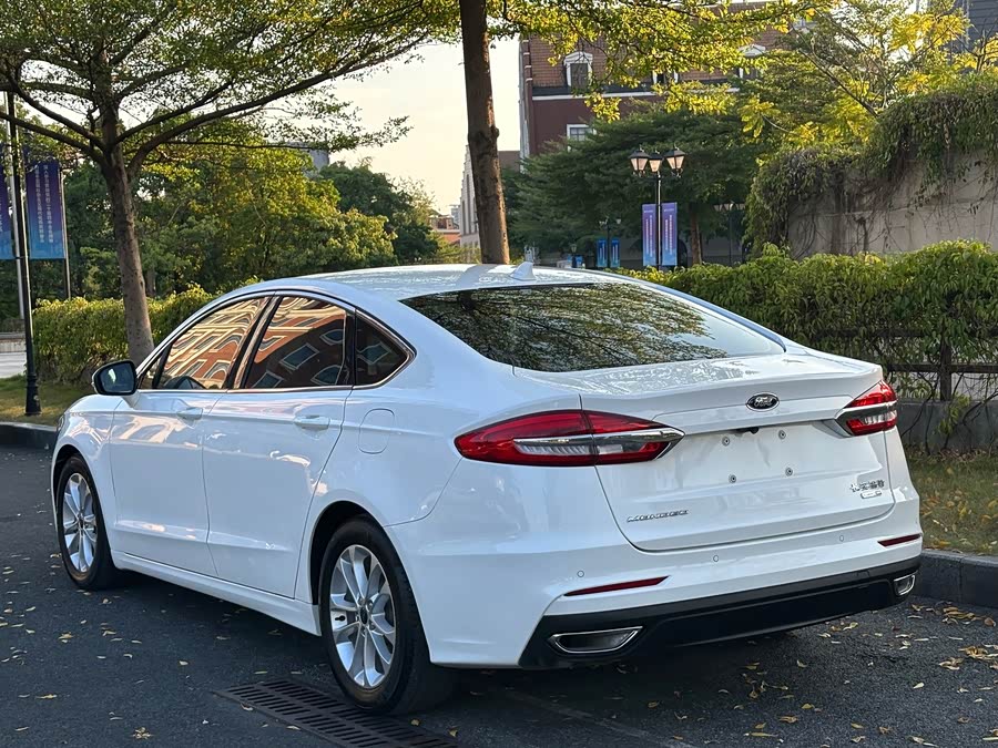 Ford Mondeo 2021, фото 4