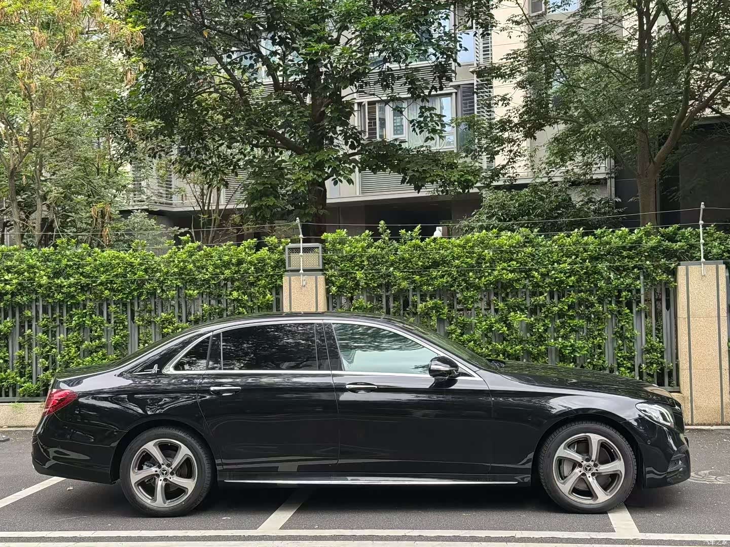 Mercedes-Benz E-Class, 2019 3