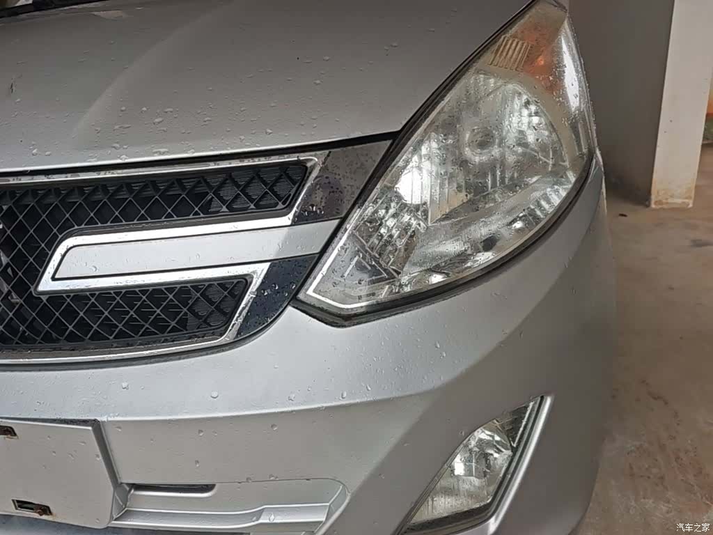 Wuling V, 2018 24