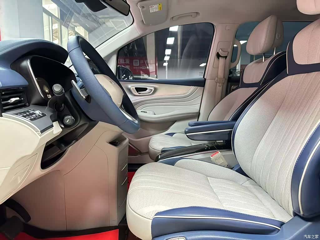 Roewe iMAX8, 2021 7