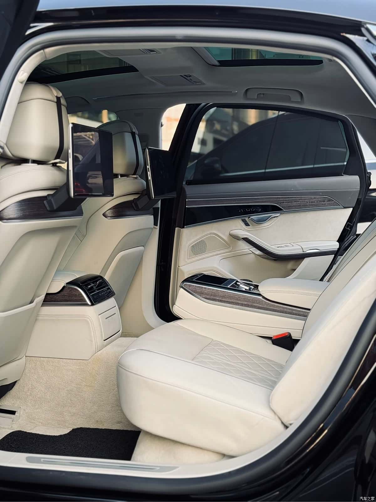 Audi A8L, 2023 7