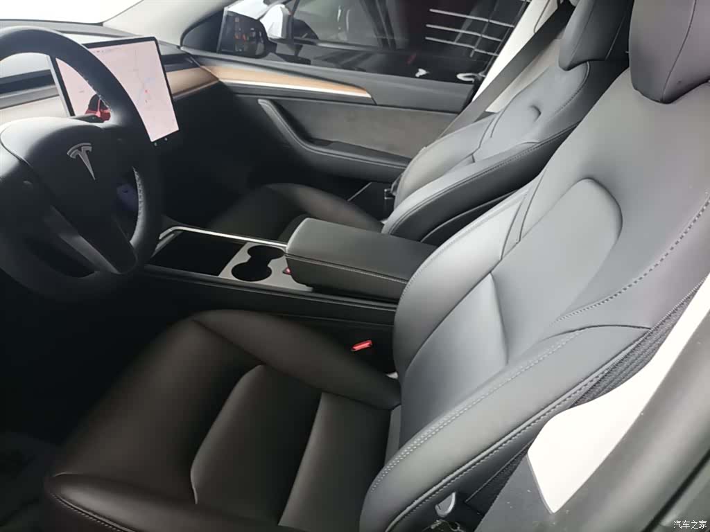 Tesla Model Y, 2021 15