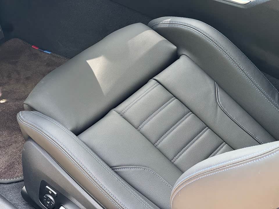 BMW M240i