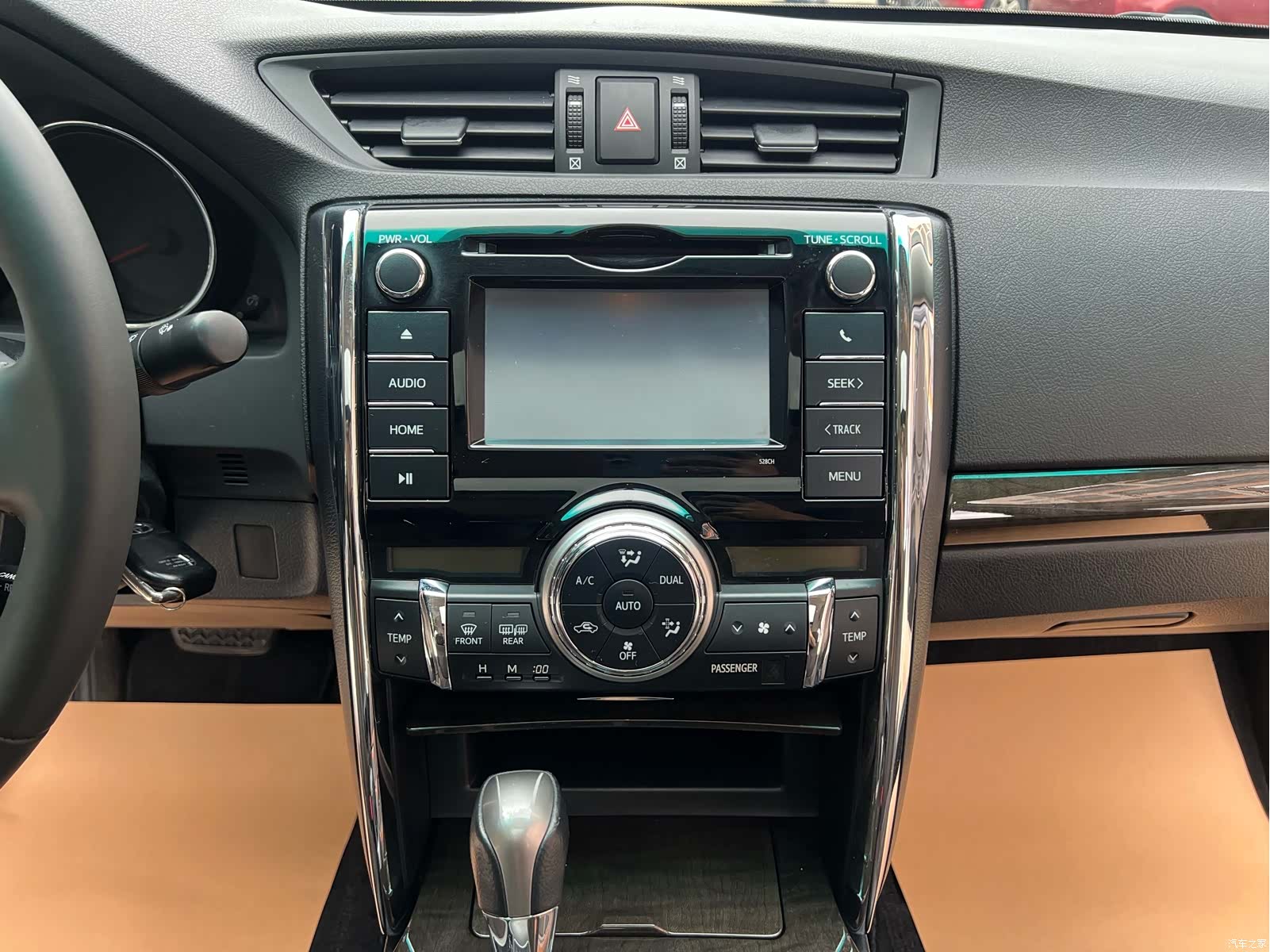 Toyota 2.5V, 2014 13