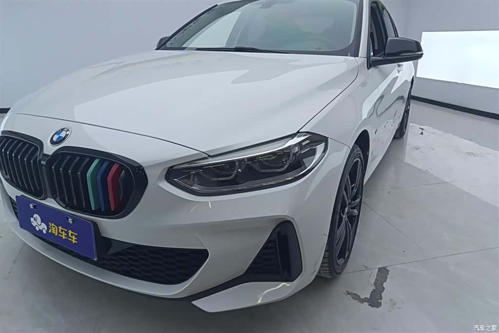BMW 1 Series, 2021 все фото