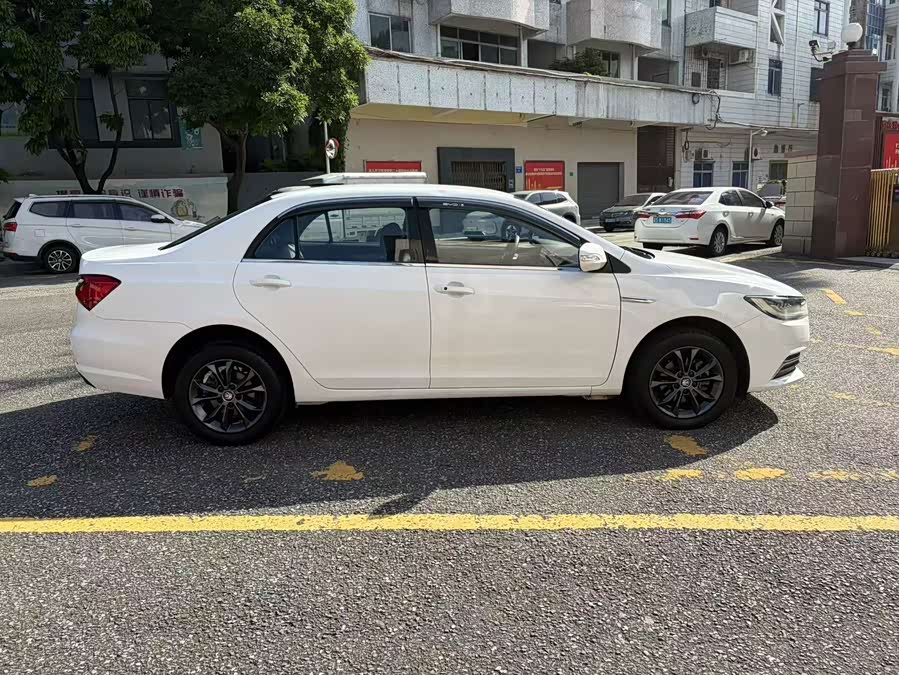 BYD Qin 2020, фото 4