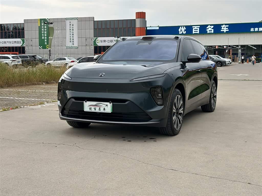 NIO ES8