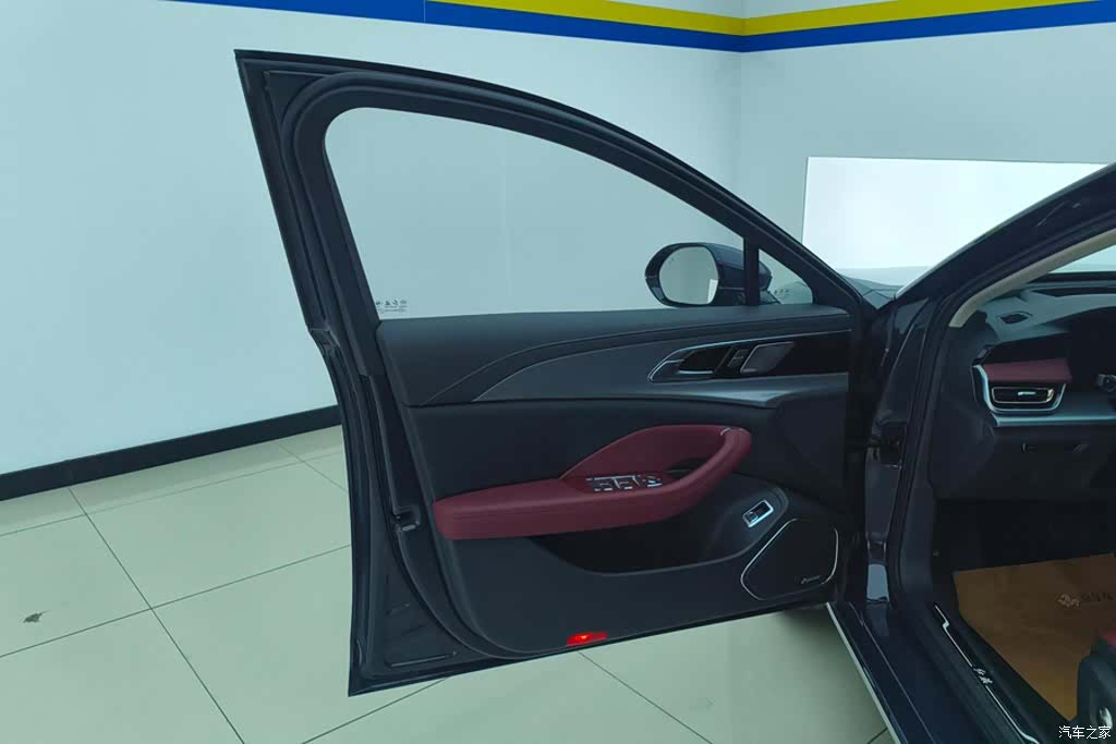 Hongqi H5, 2024 7