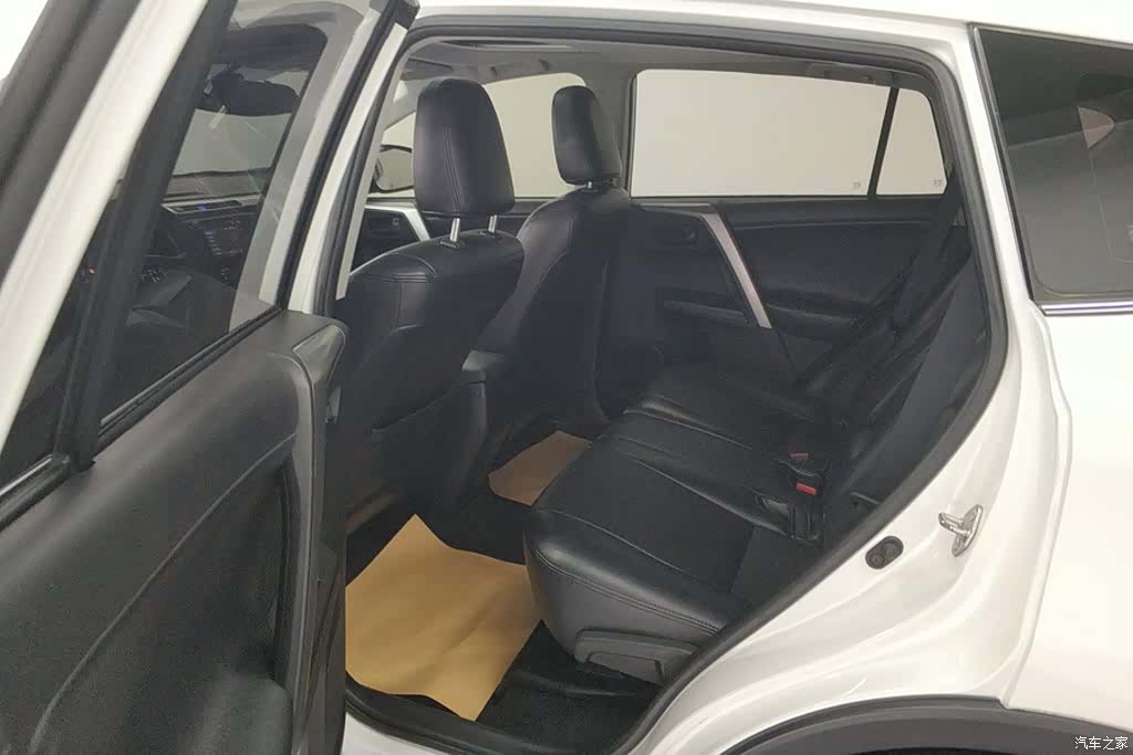 Toyota RAV4, 2018 11