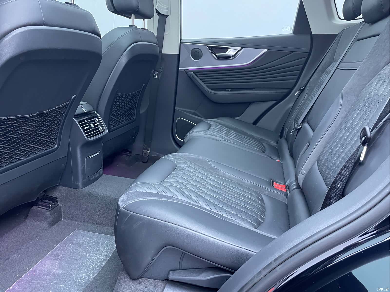 Hongqi HS5, 2023 9