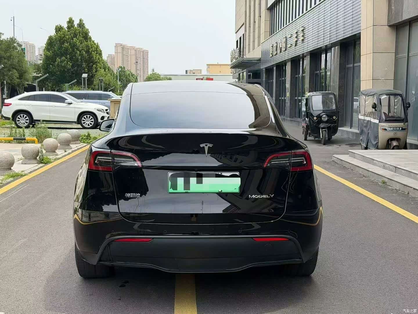 Tesla Model Y, 2023 все фото