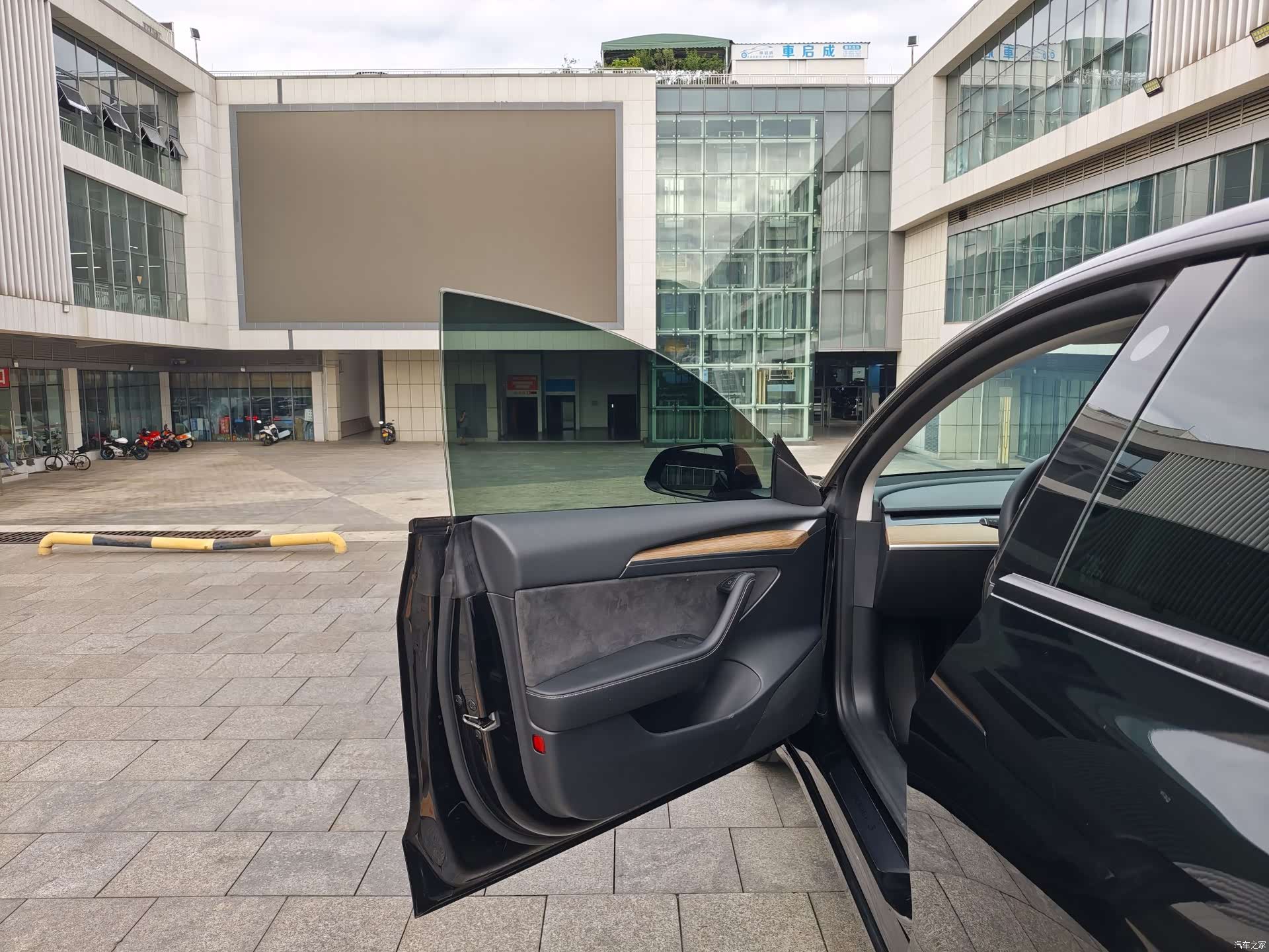 Tesla Model 3, 2023 9