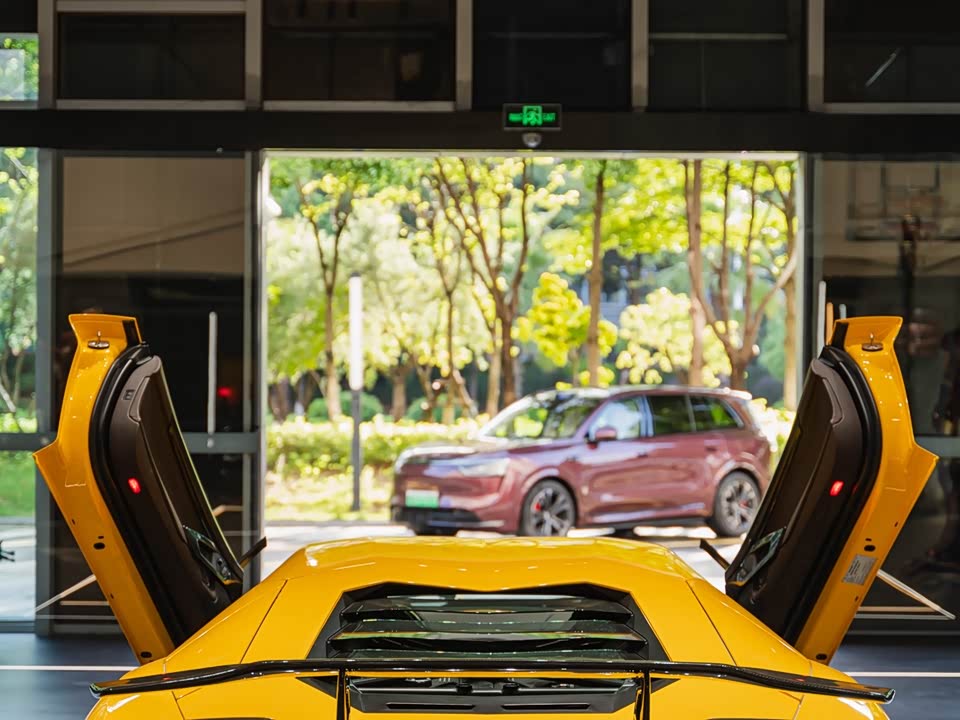 Lamborghini Aventador