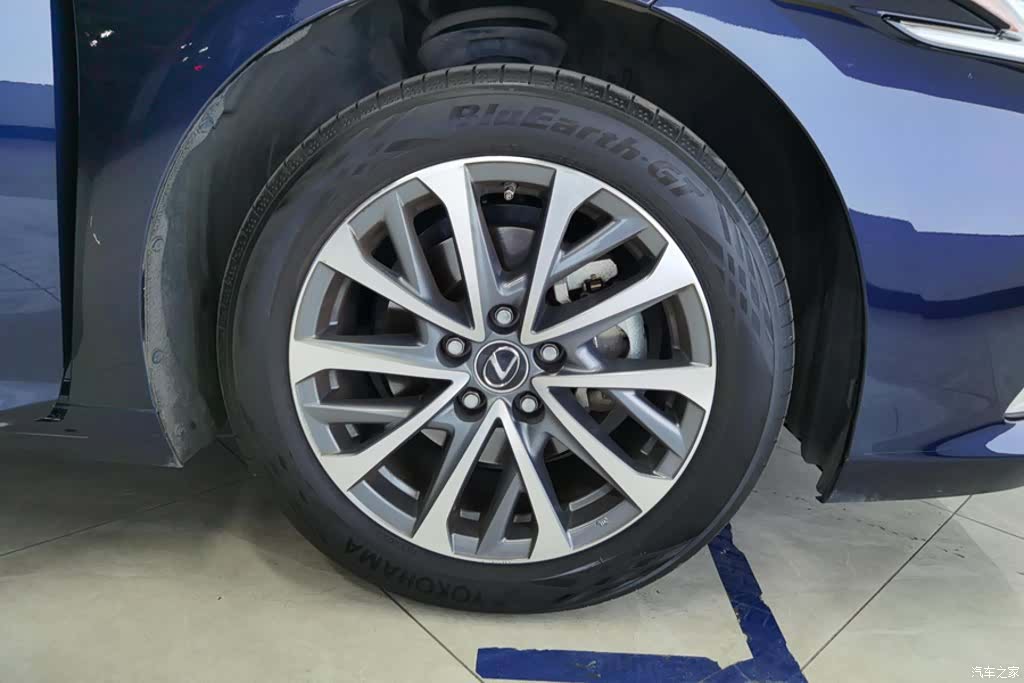 Lexus ES, 2023 6