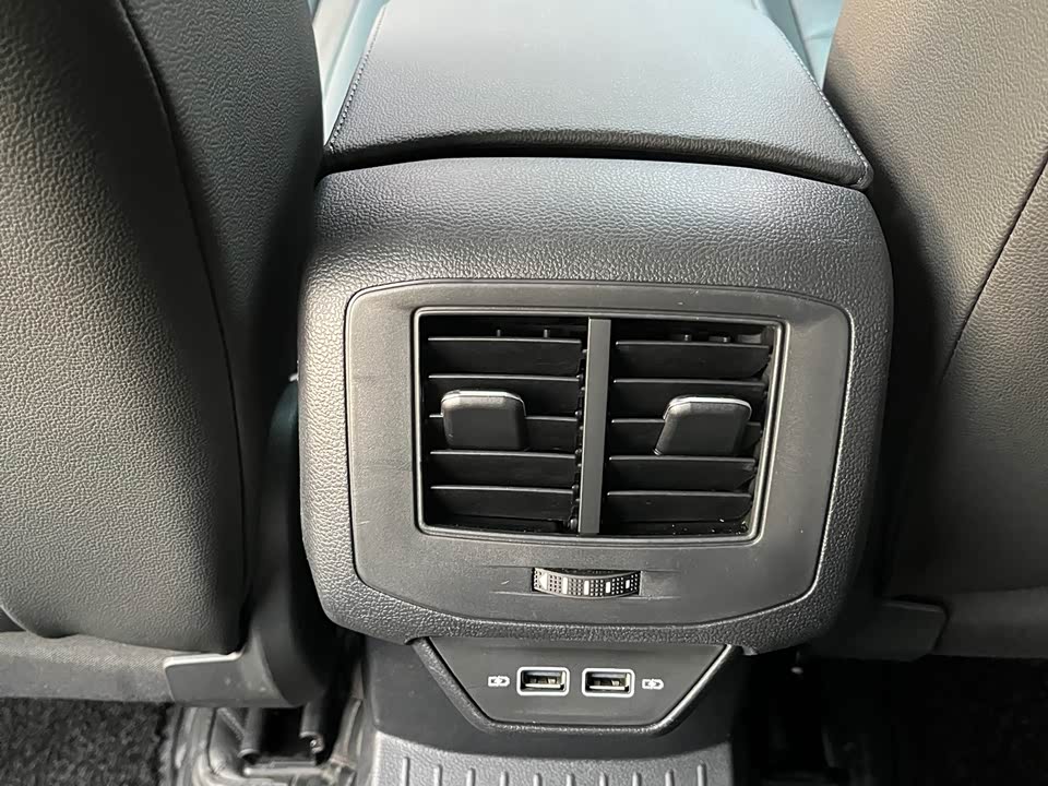 Volkswagen T-ROC exploring Songs