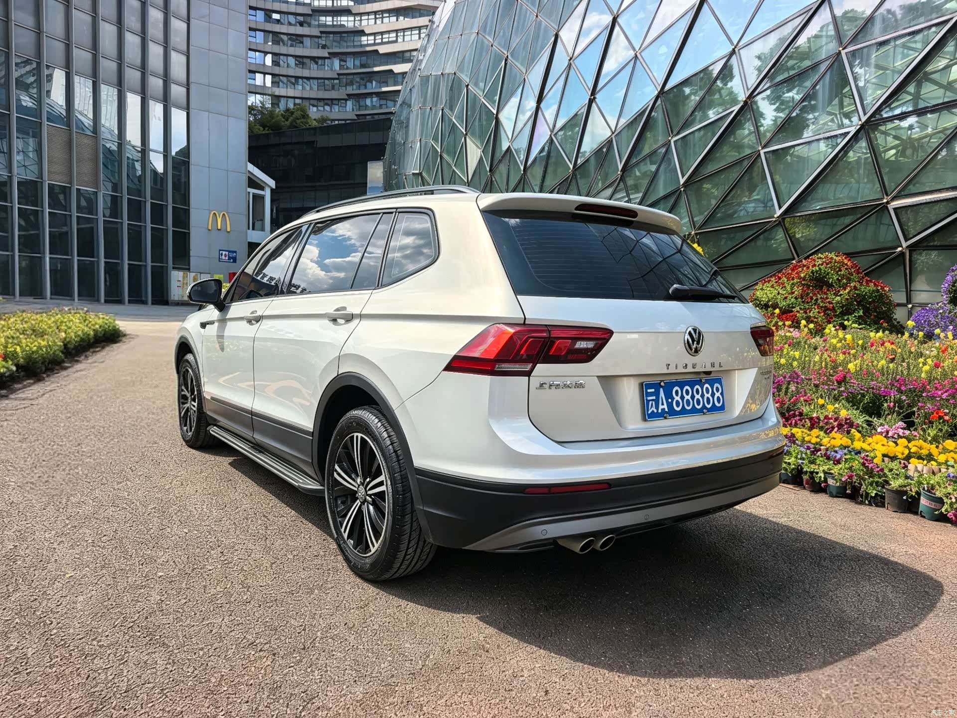 Volkswagen Tiguan L, 2019 16