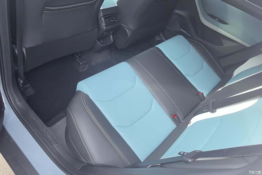 Geely Emgrand, 2022 11