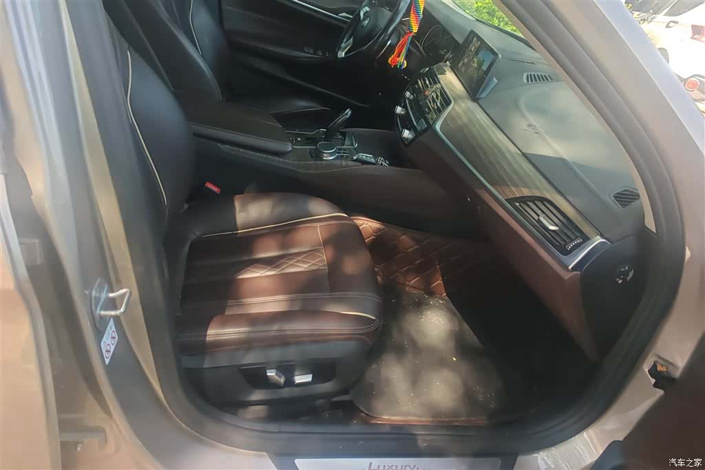 BMW 5 Series, 2018 8