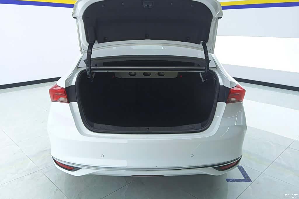 Buick Verano, 2024 4