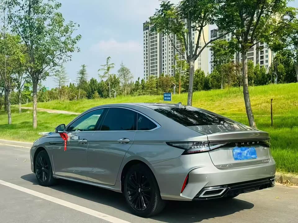 Chery Arrizo 8