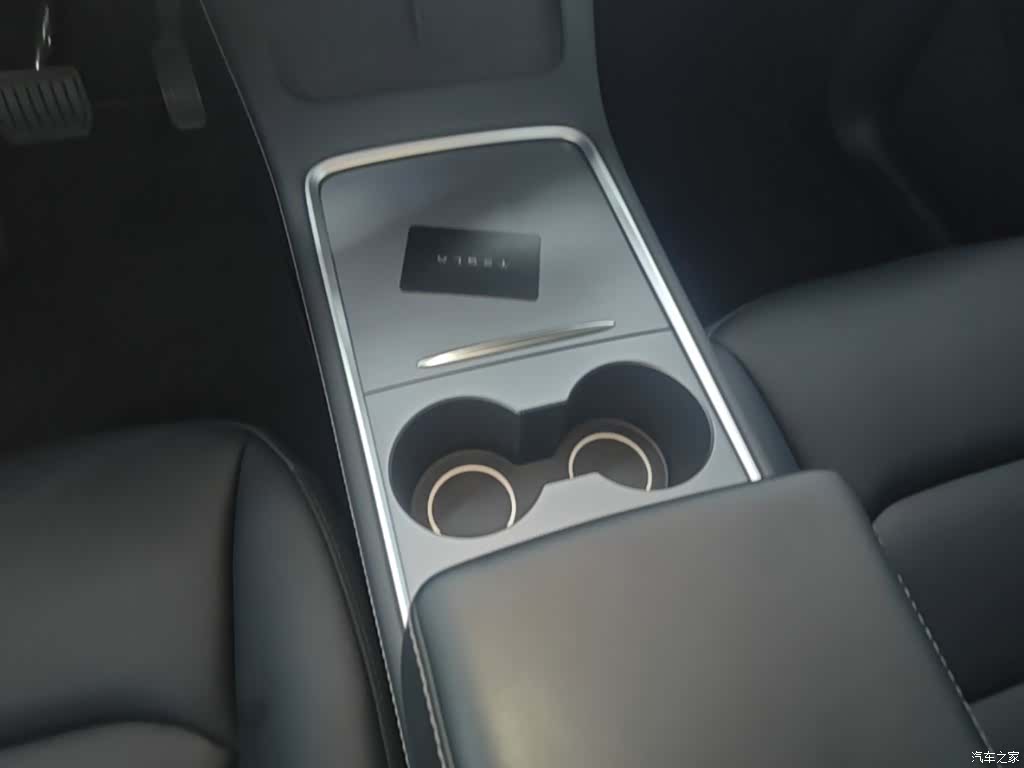 Tesla Model Y, 2023 14