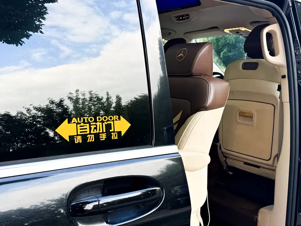 Mercedes-Benz V-class