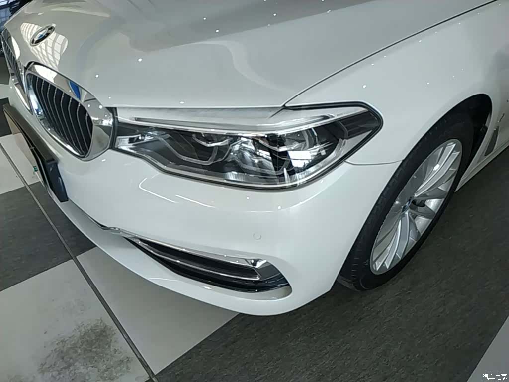 BMW 5 Series, 2019 24