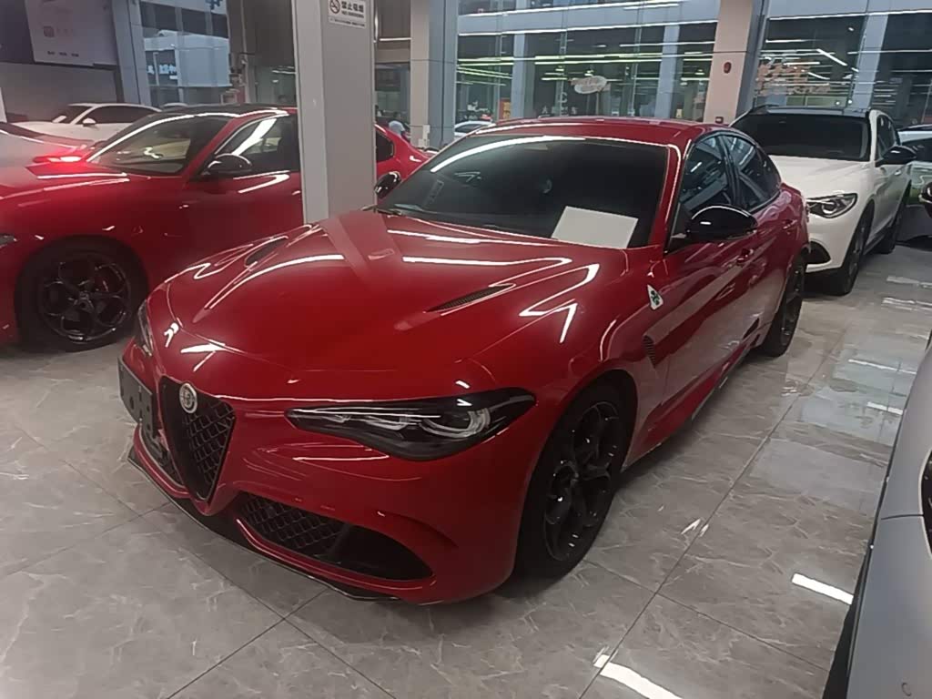 Alfa Romeo Giulia 2023 2.9T V6 520HP