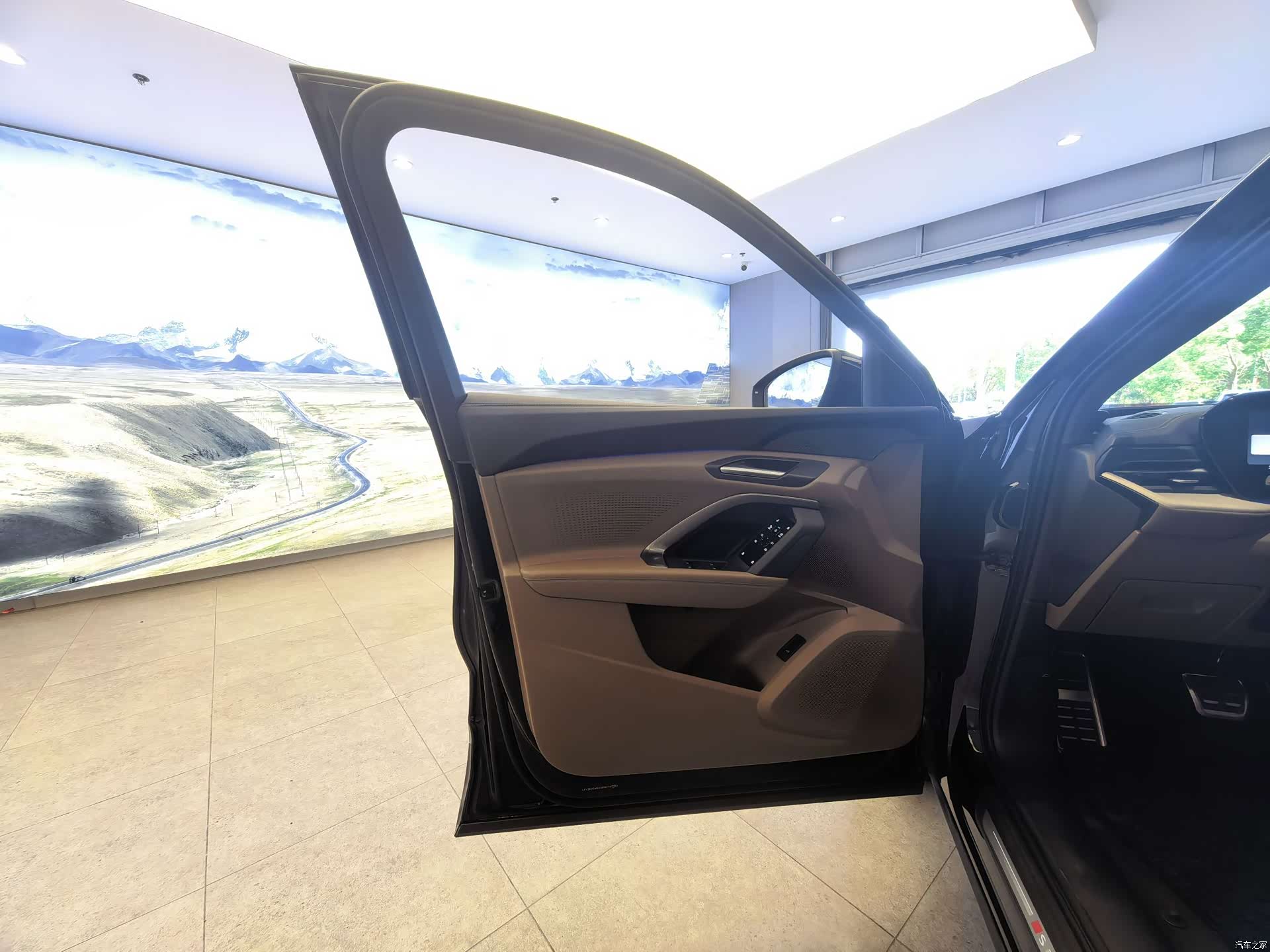 Audi Q5L, 2025 12