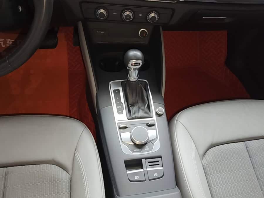 Audi A3 2019, фото 14