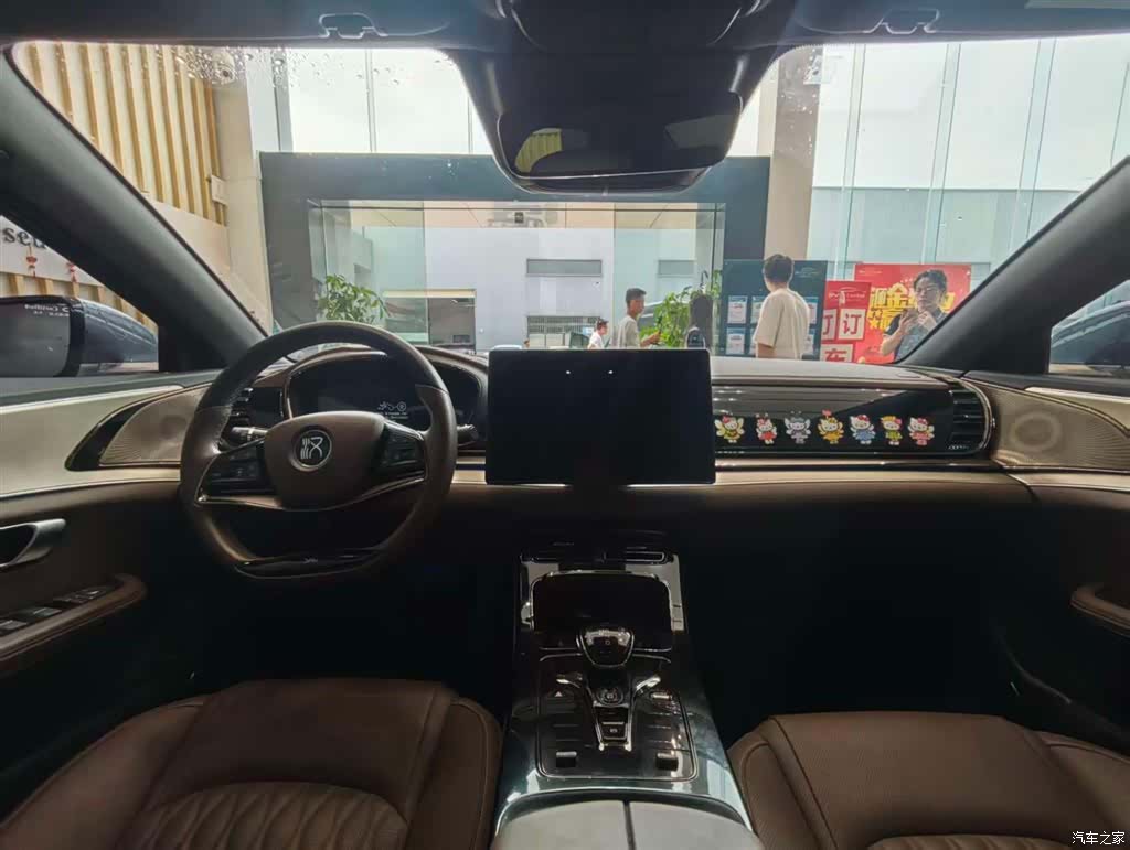 BYD Han, 2023 10