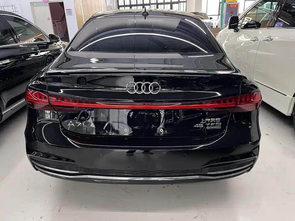 Audi A7L