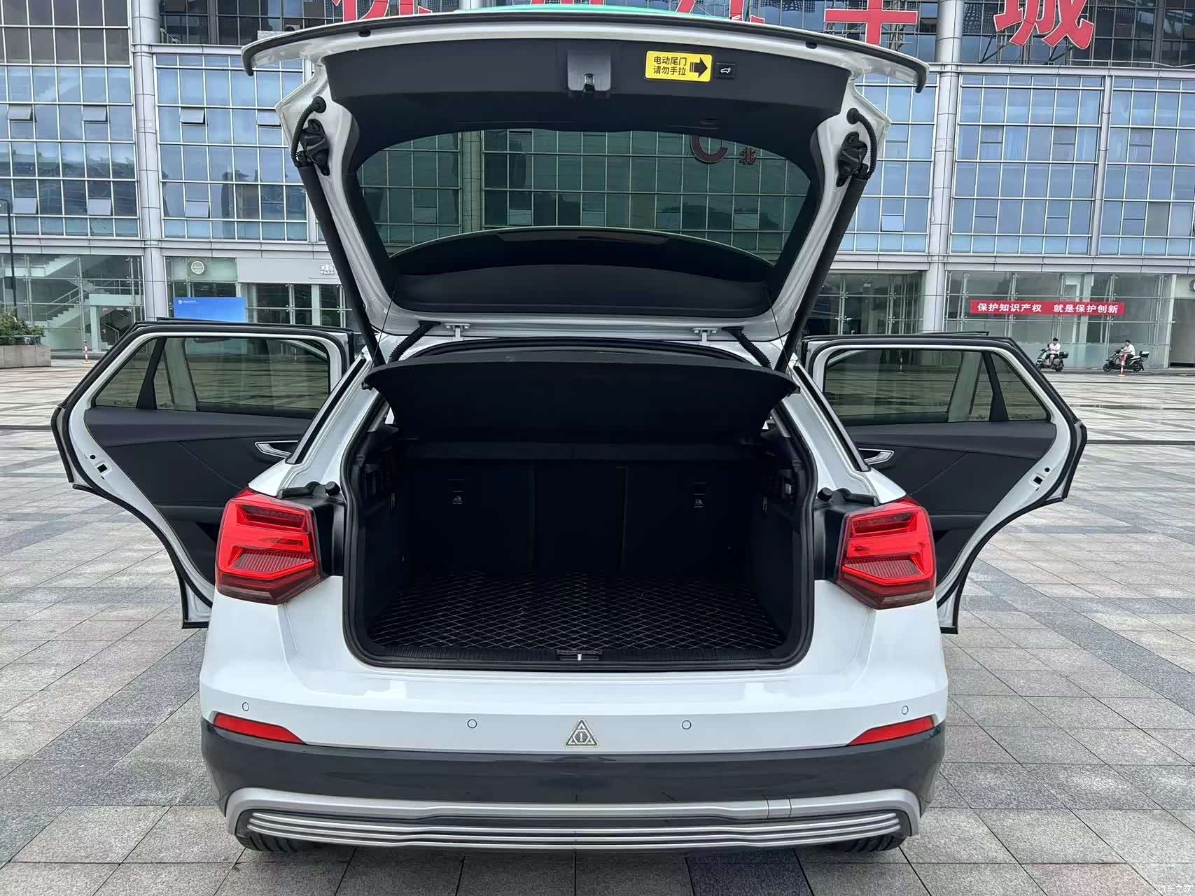 Audi e-tron, 2021 15