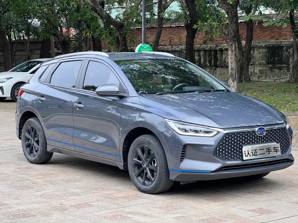 BYD e2