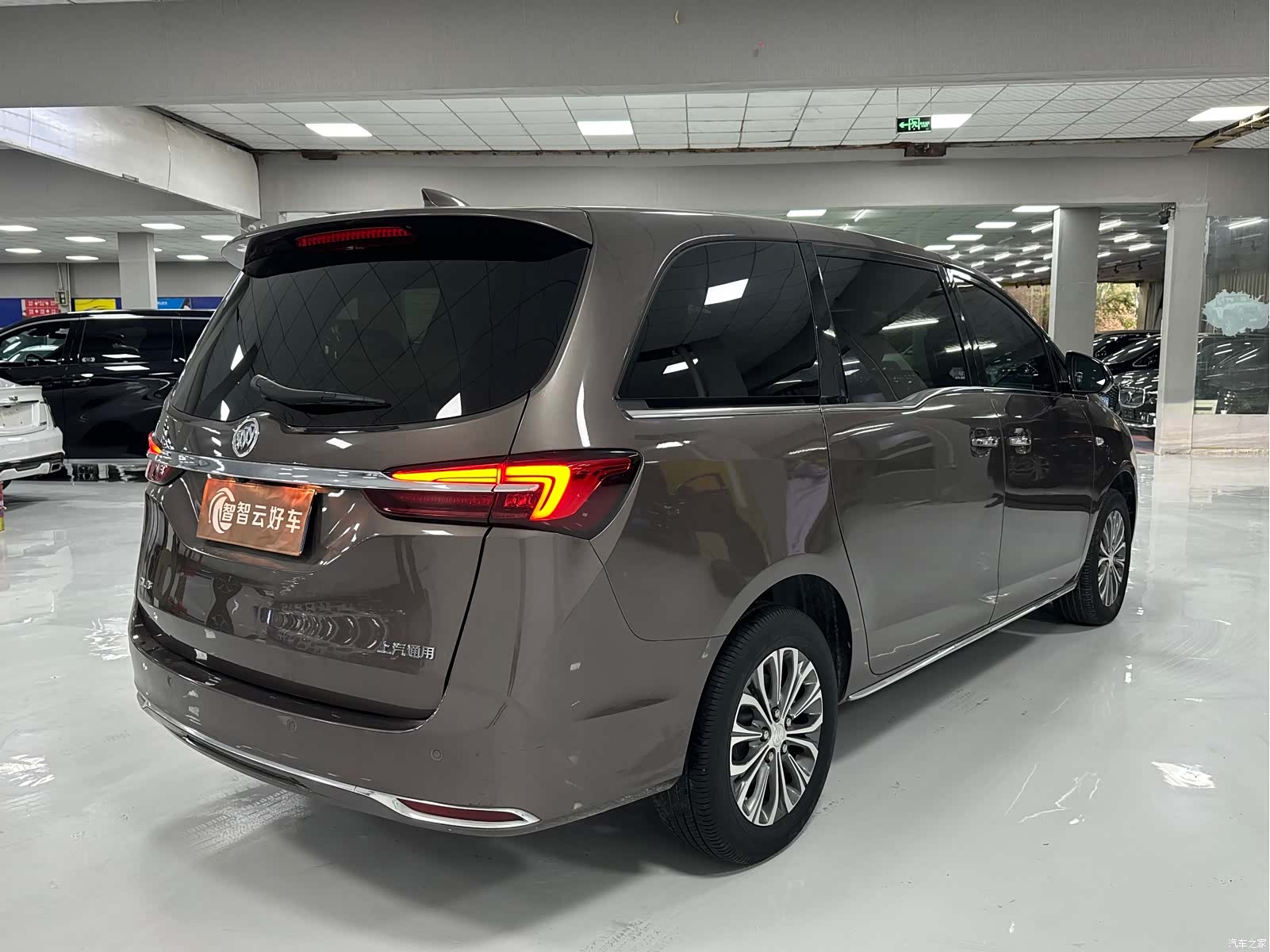 Buick GL8, 2023 9