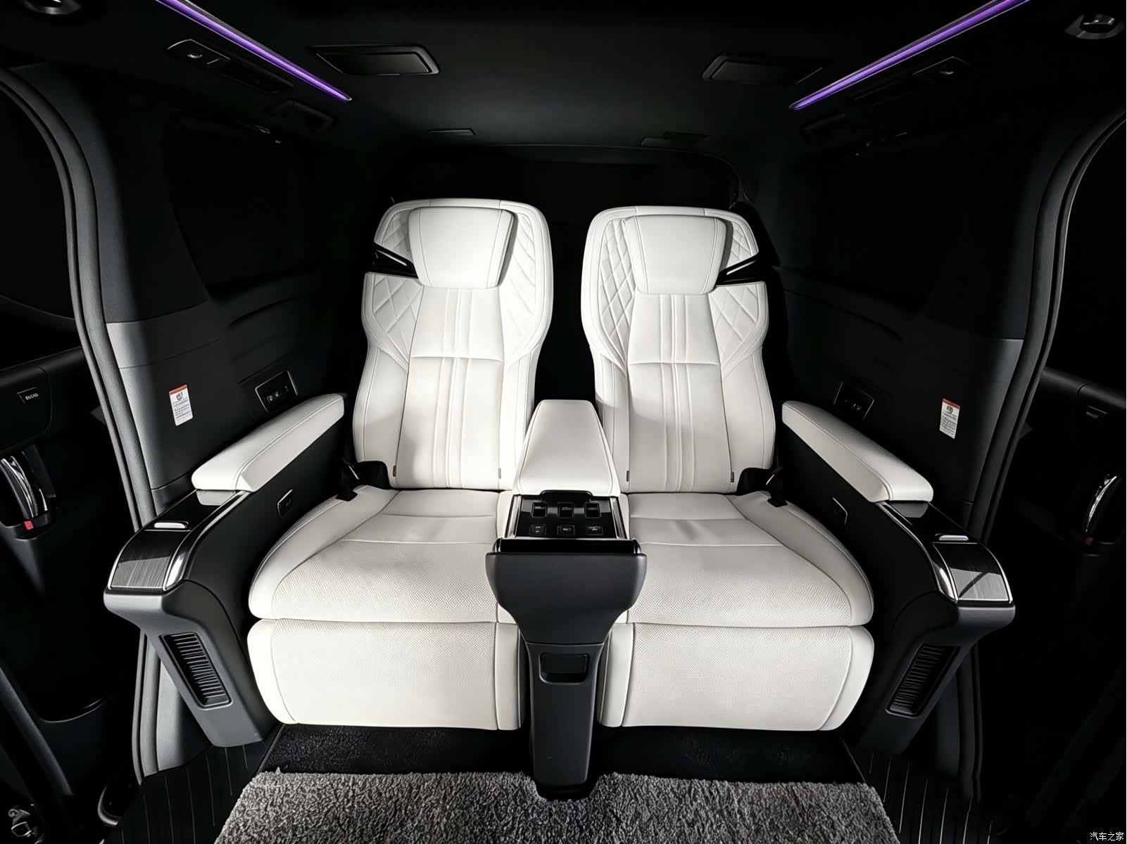 Lexus LM, 2022 6