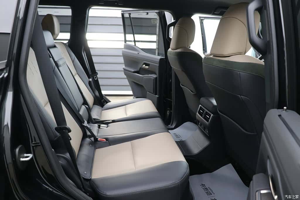 Lexus GX, 2025 23