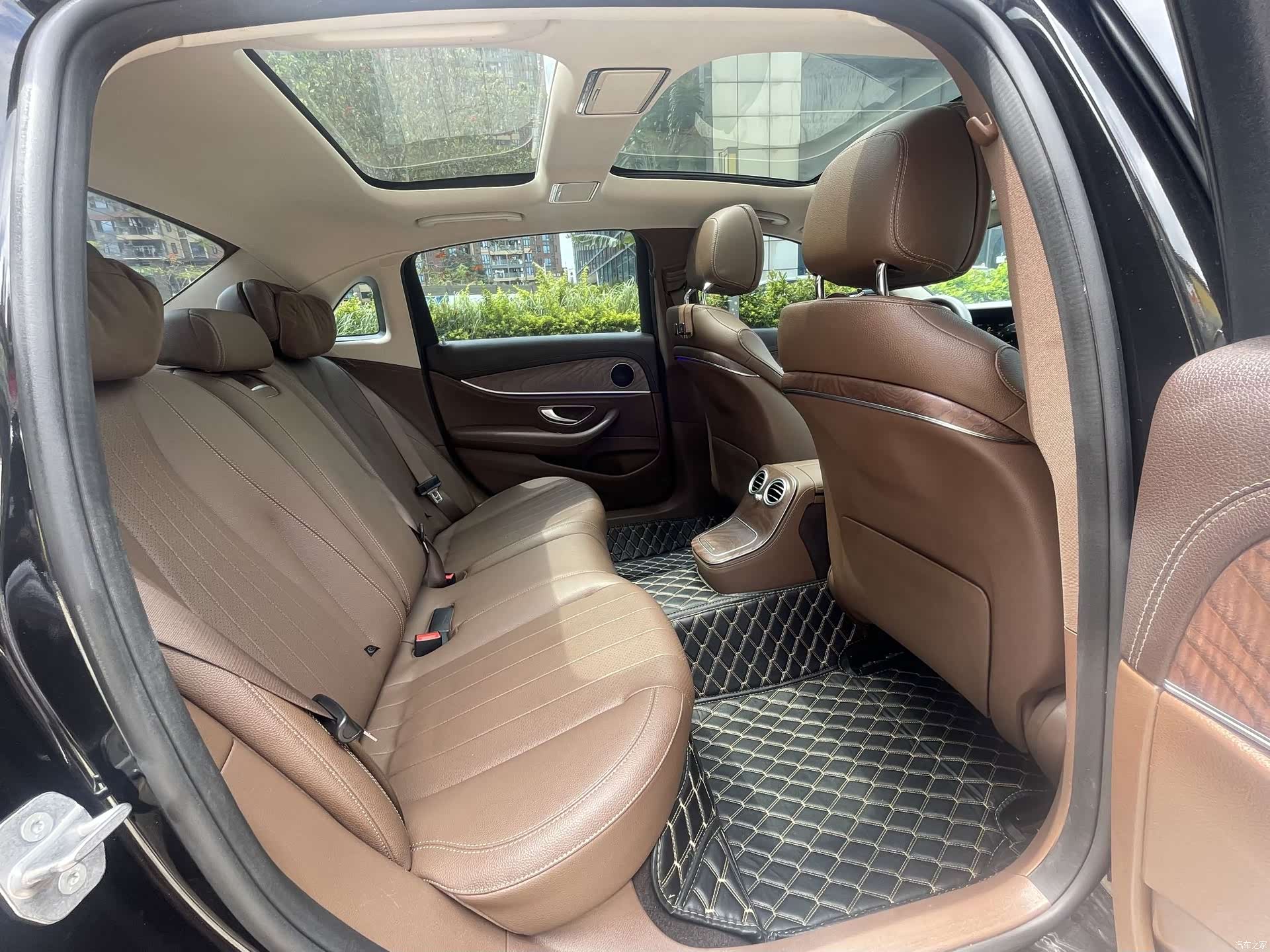 Mercedes-Benz E-Class, 2021 13