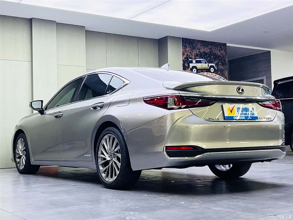 Lexus ES, 2019 6