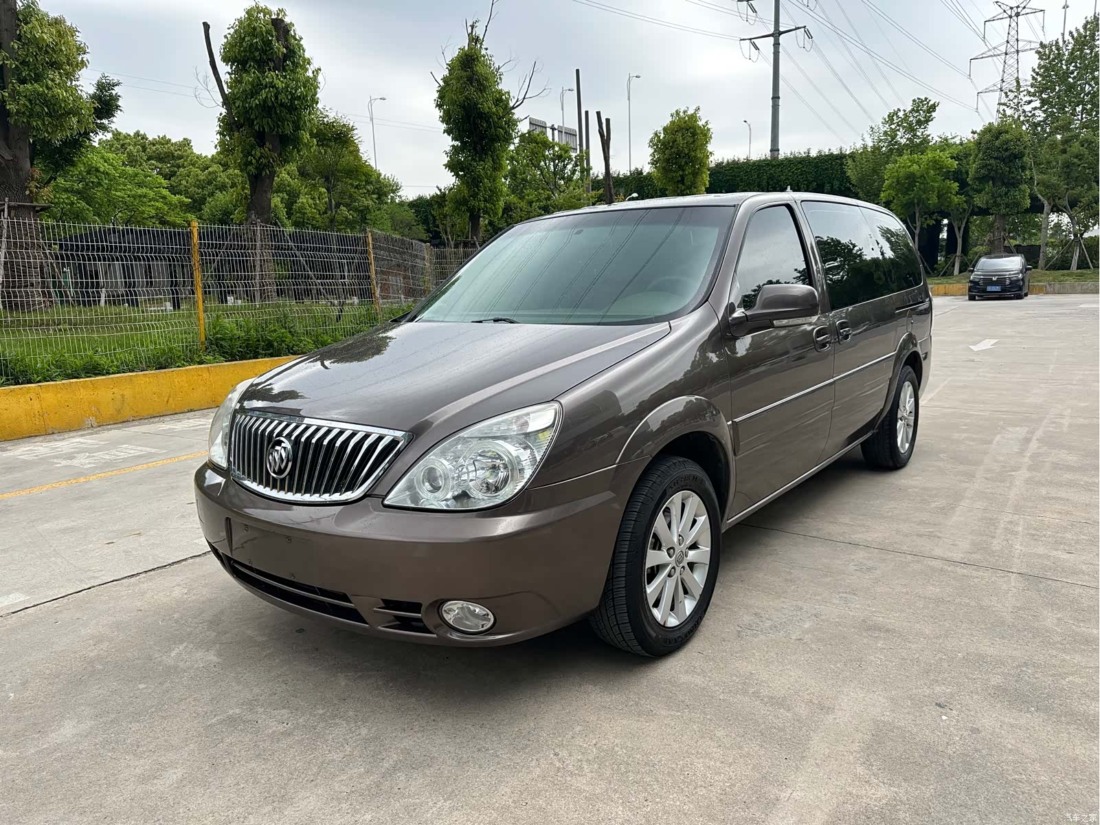 Buick GL8, 2017 1