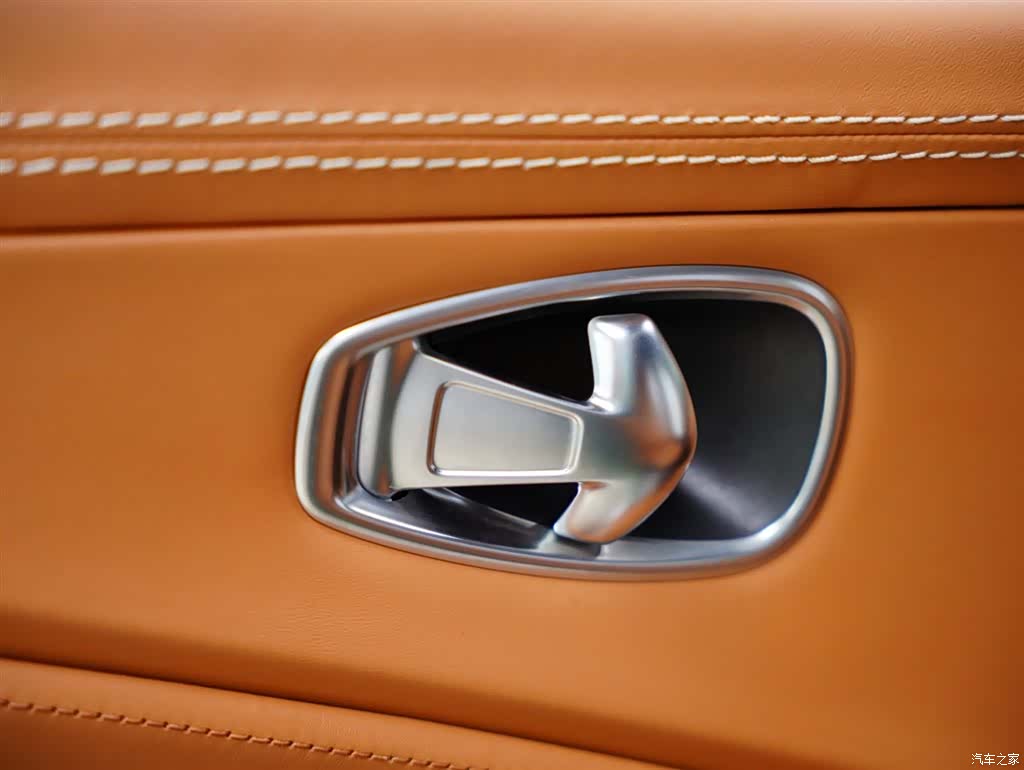 Aston Martin DBX, 2023 33