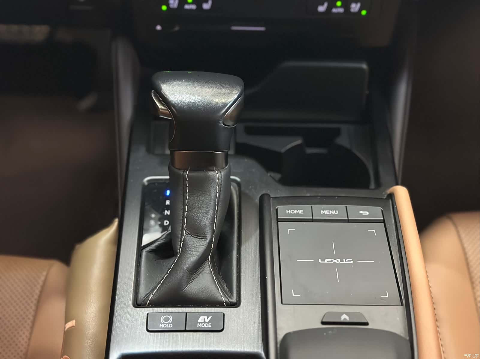 Lexus ES, 2021 10