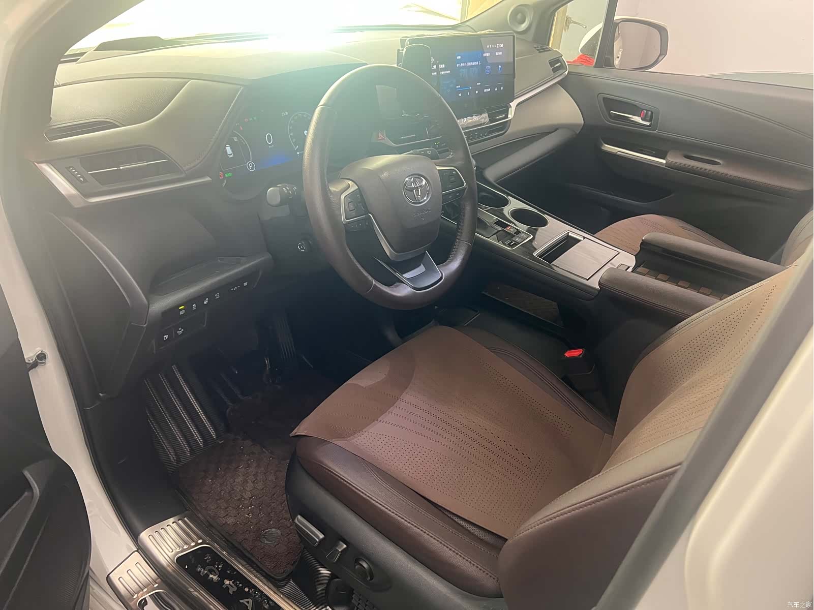 Toyota Granvia, 2023 13